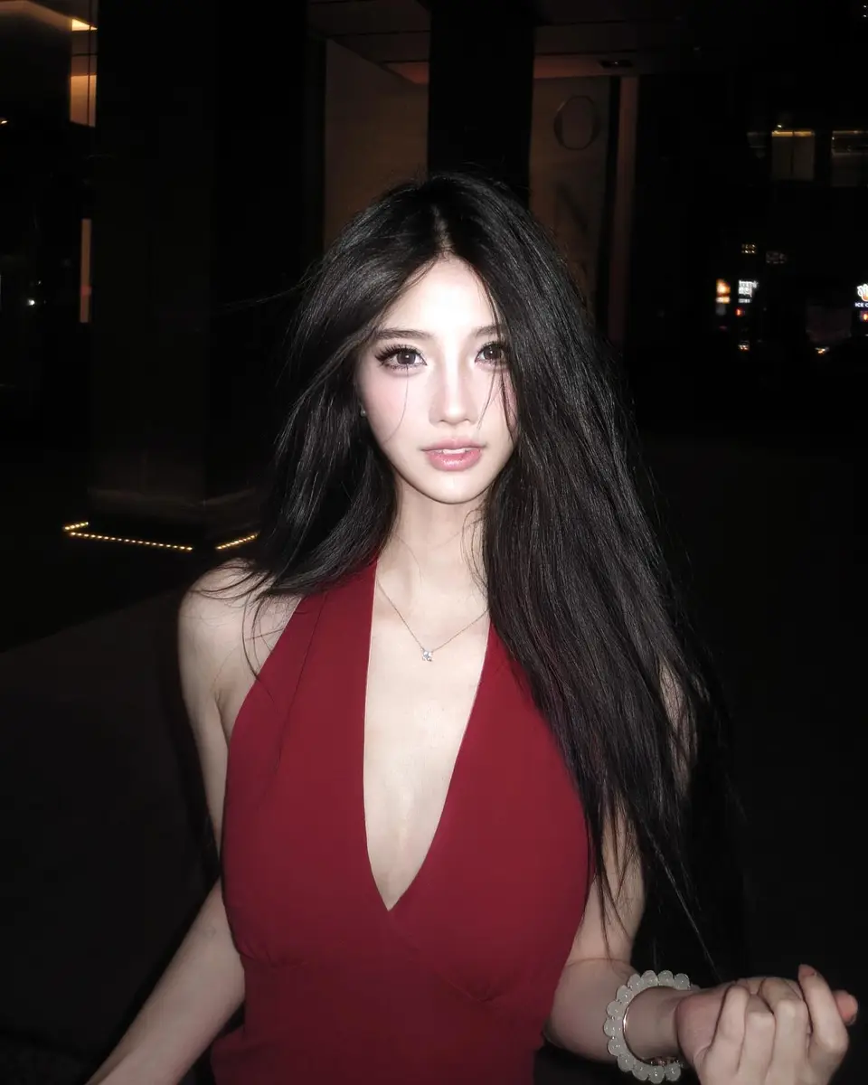 Ayane escort in Hong Kong