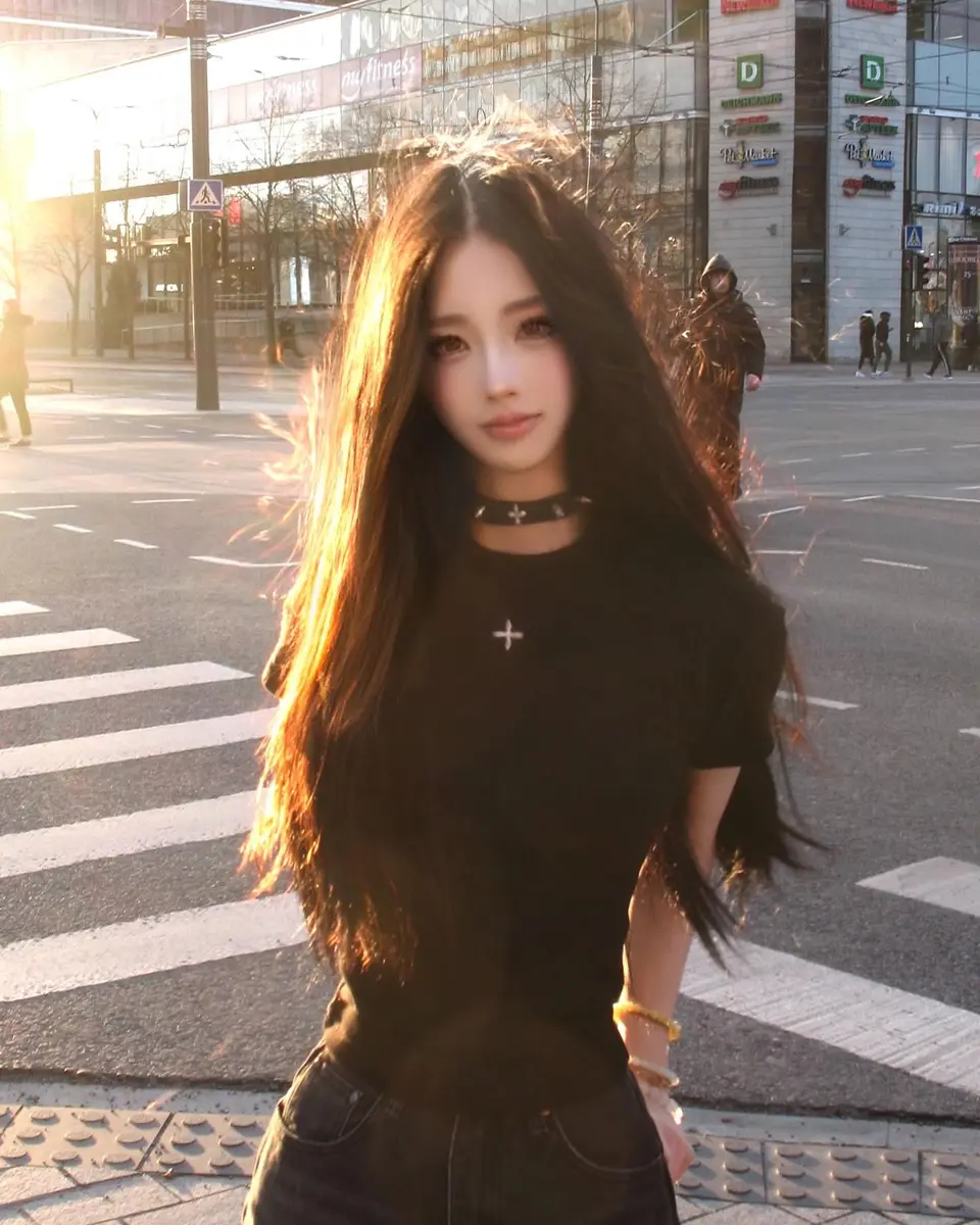 Ayane escort in Hong Kong