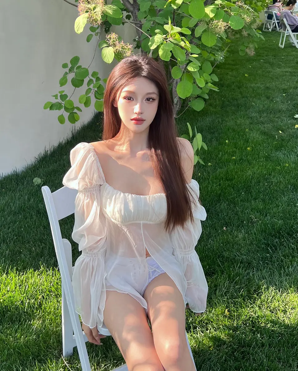 Leela escort in Hong Kong