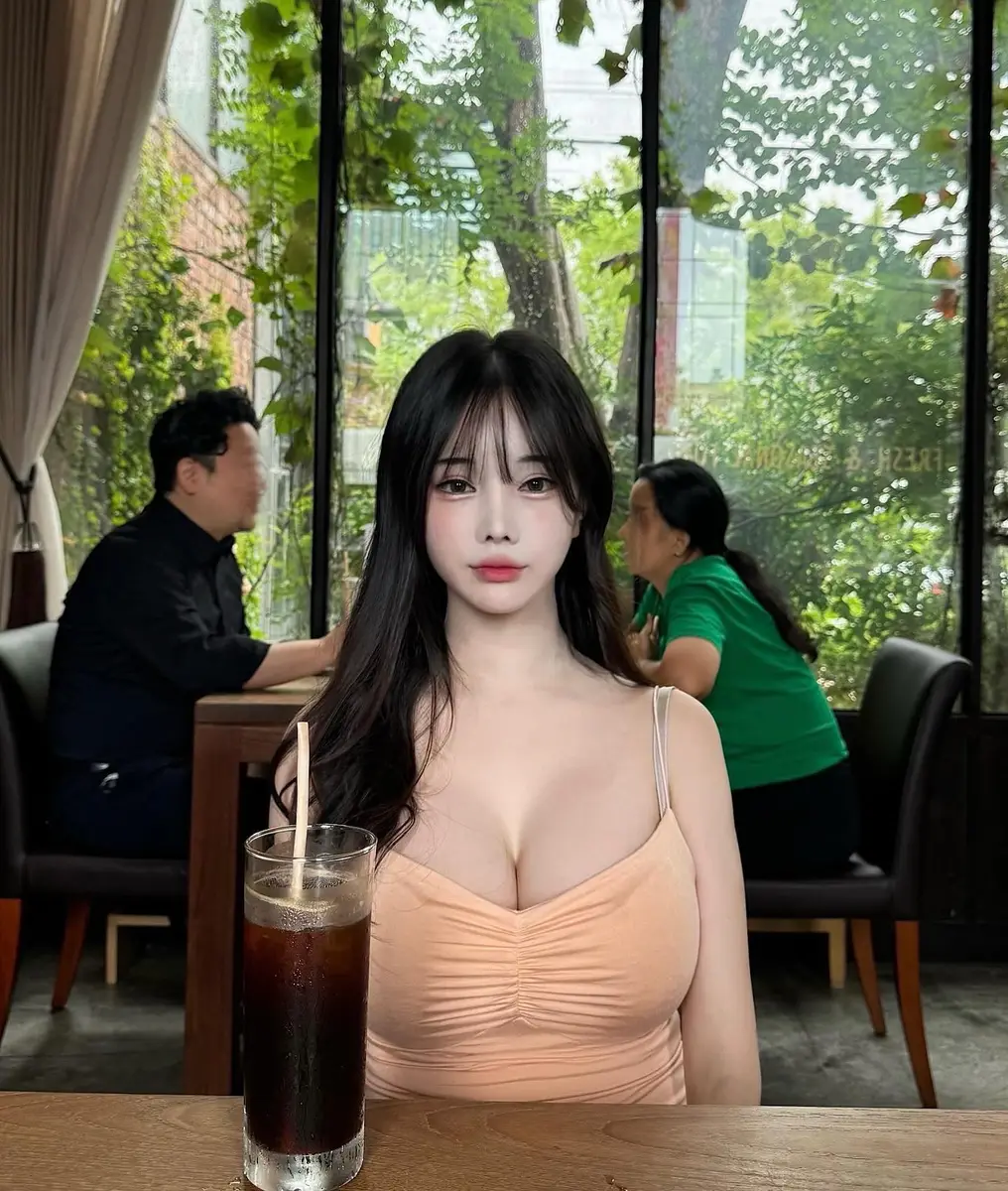 Nari escort in Hong Kong