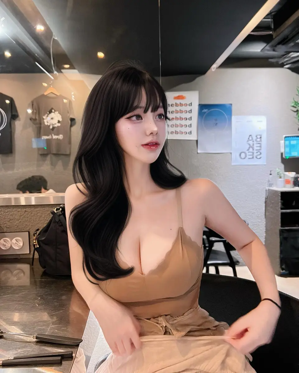 Sayuri escort in Hong Kong