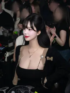 Sayuri escort in Hong Kong